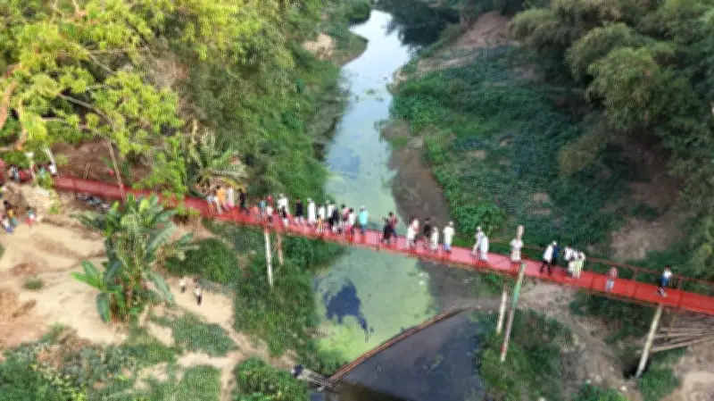 লোহাগাড়ায় টঙ্কাবতী নদীতে ২৩০ ফুট দীর্ঘ পদচারী সেতু উদ্বোধন, যাতায়াতের দুর্ভোগ কমবে