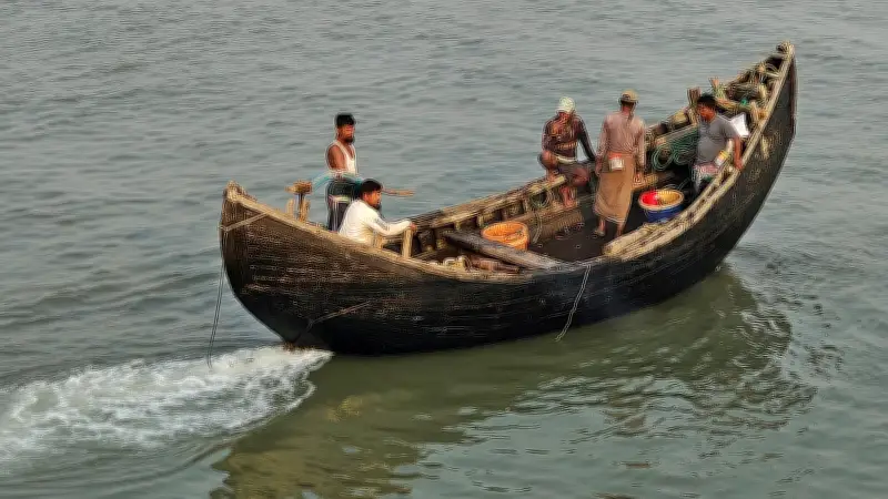বাংলাদেশের দৈনন্দিন জীবনের সাতটি মুহূর্ত: ধানহাটা থেকে বরিশালের বর্ষা পর্যন্ত