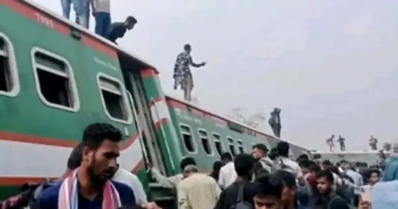 নীলসাগর এক্সপ্রেসের নয় বগি লাইনচ্যুত, উত্তরবঙ্গের সঙ্গে ঢাকার রেল যোগাযোগ বিচ্ছিন্ন