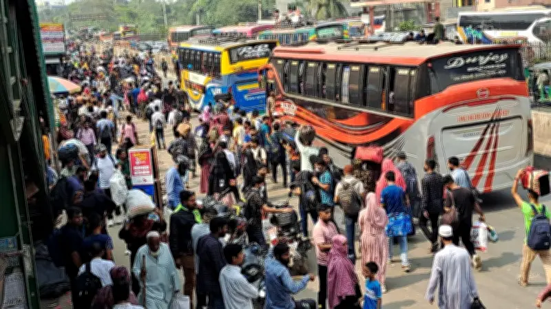 গাজীপুরে কারখানা ছুটিতে যানজট, পরিবহনে অতিরিক্ত ভাড়ার অভিযোগ