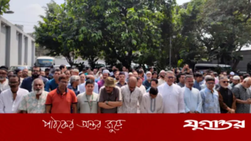 অভিনেতা শামস সুমনের জানাজা সম্পন্ন, পরিবার ফিরলেই দাফন হবে রাজশাহীতে