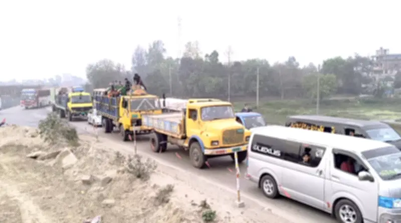 ঈদযাত্রায় ঢাকা-টাঙ্গাইল-যমুনা সেতু মহাসড়কে যানবাহনের চাপ দ্বিগুণ, যানজট নেই