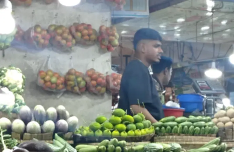 চট্টগ্রামে ঈদের আগে বাজারে আগাম কাঁকরোল, কেজি ৪০০ টাকায় বিক্রি