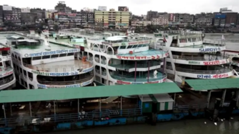 সদরঘাটে দুই লঞ্চের সংঘর্ষে নারী আহত, দুজন নিখোঁজের খবর