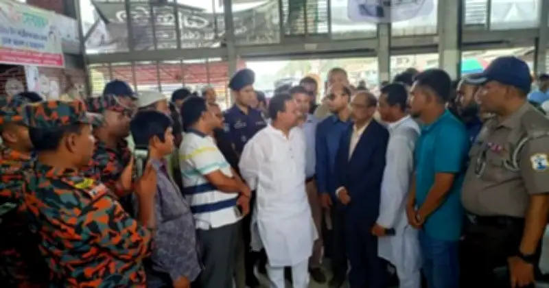 ঈদের যাত্রায় সুবিধা: পাটুরিয়া-আড়িচায় ট্রাফিক জ্যাম নেই, ফেরি চলছে পূর্ণ ক্ষমতায়