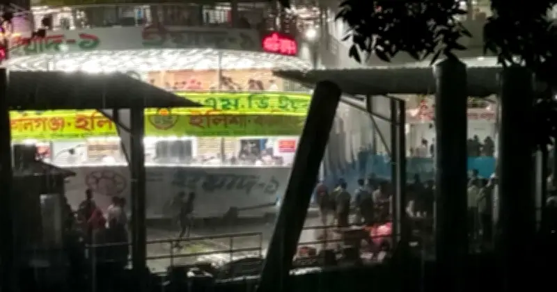 সদরঘাটে লঞ্চ সংঘর্ষে নিহত ১, অন্তঃসত্ত্বা স্ত্রীসহ আহত-নিখোঁজ