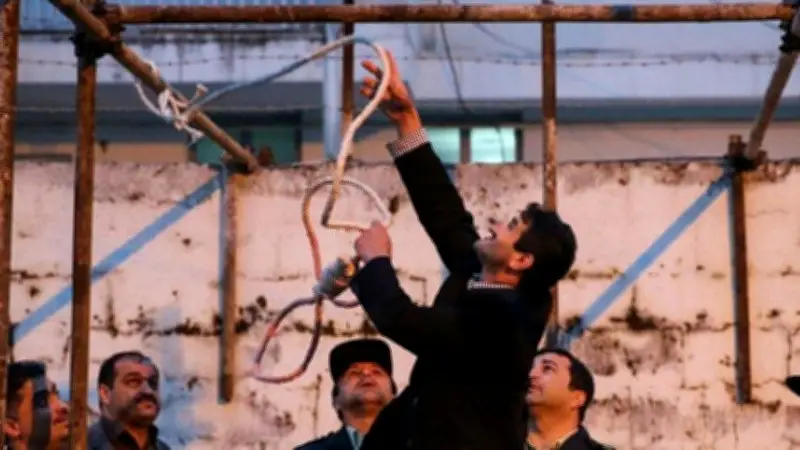 ইরানে গুপ্তচরবৃত্তির দায়ে সুইডিশ নাগরিকের মৃত্যুদণ্ড, যুক্তরাষ্ট্রের ভ্রমণ সতর্কতা ও ট্রেন দুর্ঘটনায় মৃত্যু