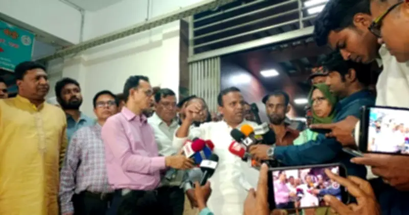 সদরঘাট লঞ্চ দুর্ঘটনা: প্রতিমন্ত্রীর পরিদর্শন, তদন্ত কমিটি গঠন