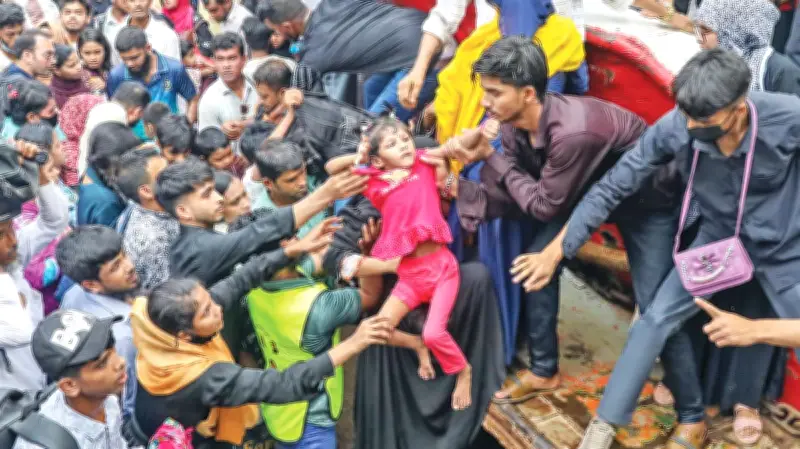 ঈদযাত্রায় সদরঘাটে ভোগান্তি: লঞ্চে জায়গা না পেয়ে হাজারো যাত্রী