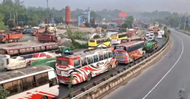 ঈদযাত্রায় ঢাকা-যমুনা সেতু মহাসড়কে ২০ কিলোমিটার এলাকায় যানবাহনের ধীরগতি চলছে
