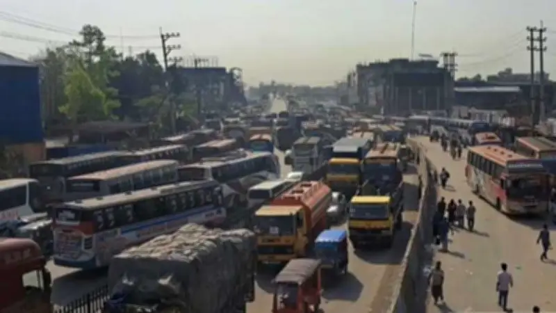 ঈদযাত্রায় গাজীপুরে তীব্র যানজট: মহাসড়কে ঘরমুখো মানুষের ভিড়, দুর্ভোগ বাড়ছে