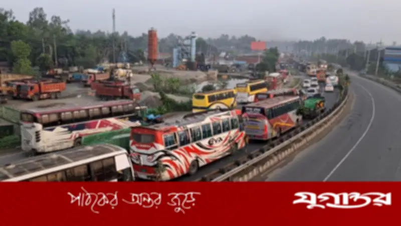 ঢাকা-টাঙ্গাইল-যমুনা সেতু মহাসড়কে ৩০ কিলোমিটারজুড়ে যানজট, যাত্রীদের চরম ভোগান্তি