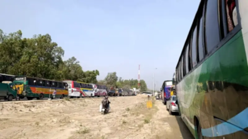 ঈদযাত্রায় ১০ ঘণ্টা আটকে টাঙ্গাইল, উত্তরের পথে যানজটে ভোগান্তির শেষ নেই