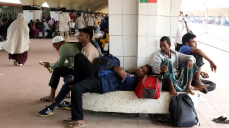 কমলাপুরে ট্রেন শিডিউল বিপর্যয়: একতা ও নীলসাগরের যাত্রীদের দীর্ঘ অপেক্ষা