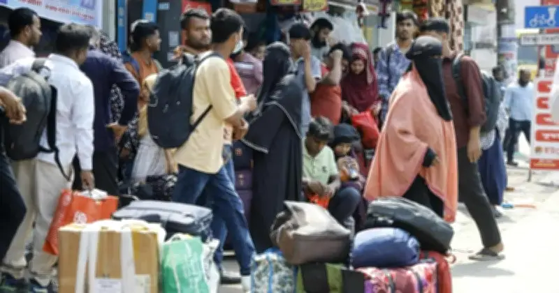 ঈদের আগে ঢাকা ছাড়ছে লাখো মানুষ, যাত্রাবাড়ী-কমলাপুরে তীব্র যাত্রী চাপ