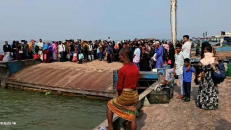 মানিকগঞ্জের পাটুরিয়া ফেরিঘাটে ঈদযাত্রায় যাত্রী ও যানবাহনের চাপ বৃদ্ধি, ভোগান্তি কম