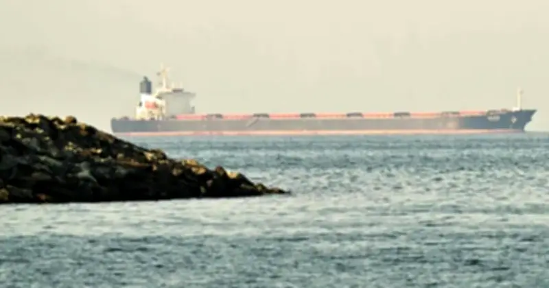 যুদ্ধের মধ্যেই হরমুজ প্রণালীতে টোল আরোপের পরিকল্পনা করছে ইরান, আন্তর্জাতিক বাণিজ্যে প্রভাবের শঙ্কা