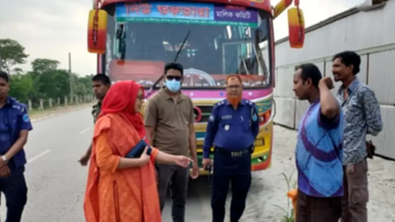 ঈদে যানজট ও ভাড়া বাড়ার অভিযোগ, শুকতারা পরিবহনের জরিমানা ও এনসিপির ফ্রি বাস