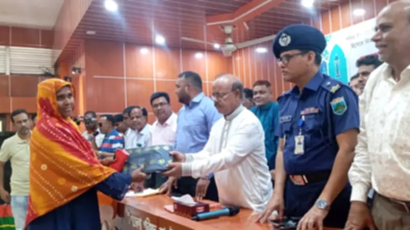 আত্রাইয়ে প্রধানমন্ত্রীর ত্রাণ তহবিলের সহায়তা বিতরণ, চাঁদপুরে ৭ মুসল্লির ঈদ উদ্‌যাপন