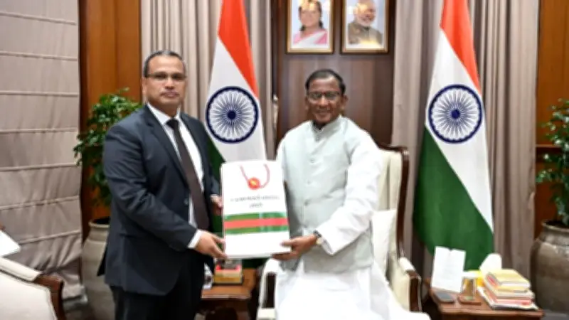 বাংলাদেশ-ভারত সম্পর্ক: রাজ্যপাল আমন্ত্রণ, সীমান্তে অপহরণ ও প্রধানমন্ত্রীর ত্রাণ সহায়তা