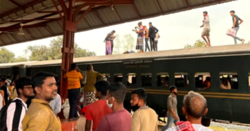 রাজবাড়ীতে রেলব্রিজে ধাক্কা লেগে ট্রেনের ছাদে থাকা যুবকের মৃত্যু