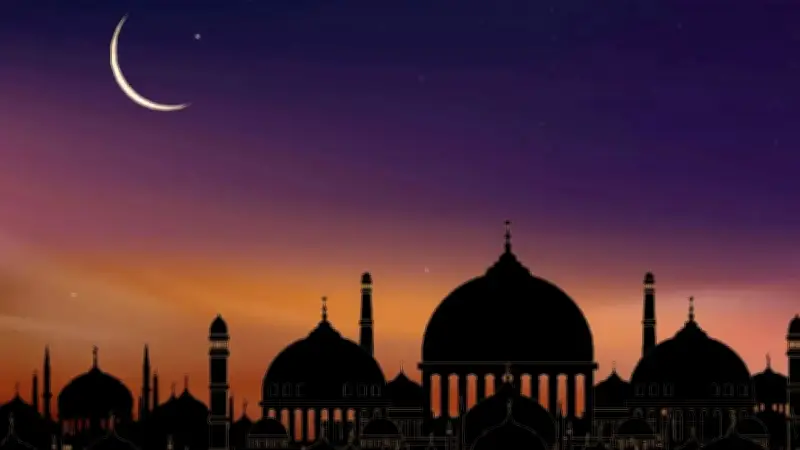 চাঁদ দেখা না যাওয়ায় শনিবার ঈদ, স্বর্ণের দাম কমলো দ্বিতীয় দফায়