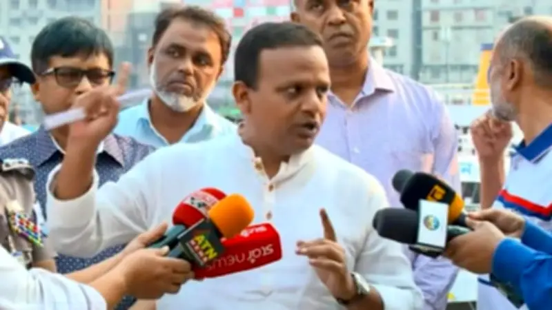 নৌ প্রতিমন্ত্রীর নির্দেশ: লঞ্চে নৌকা থেকে যাত্রী উঠানো বন্ধ, ট্রাম্পের গ্যাসক্ষেত্র হামলা দাবি