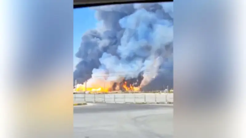 ইসরায়েল-ইরান সংঘাতে জ্বলছে সাউথ পার্স গ্যাসক্ষেত্র, বৈশ্বিক জ্বালানি সরবরাহে সংকটের আশঙ্কা