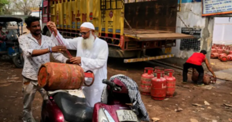 ইরান সংঘাতে এশিয়ায় জ্বালানি সরবরাহ সংকট, বাংলাদেশে নিরাপদ ঈদ উদযাপনের প্রস্তুতি