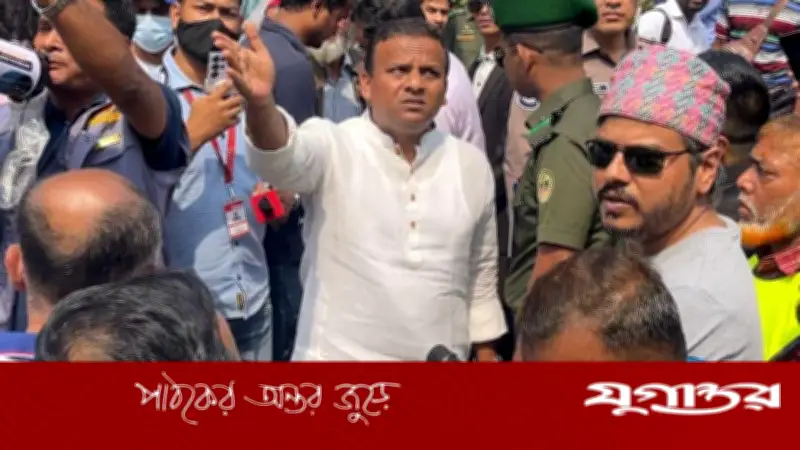 ঈদযাত্রায় যাত্রীদের স্বস্তি: প্রতিমন্ত্রীর তৎপরতায় তাৎক্ষণিক লঞ্চ ছাড়ার ব্যবস্থা