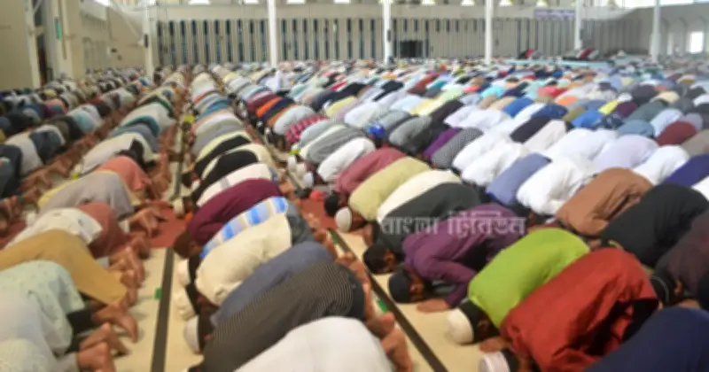 পবিত্র রমজানের শেষ শুক্রবার ‘জুমাতুল বিদা’ উদযাপনে মুসল্লিদের মোনাজাত