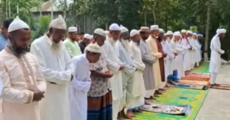 ফরিদপুরের ১২ গ্রামে সৌদি আরবের সঙ্গে মিল রেখে ঈদুল ফিতরের জামাত অনুষ্ঠিত