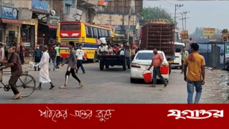 ঈদের আগের দিন উত্তরাঞ্চলে বাস সংকট চরমে, যাত্রীদের ভোগান্তি বাড়ছে