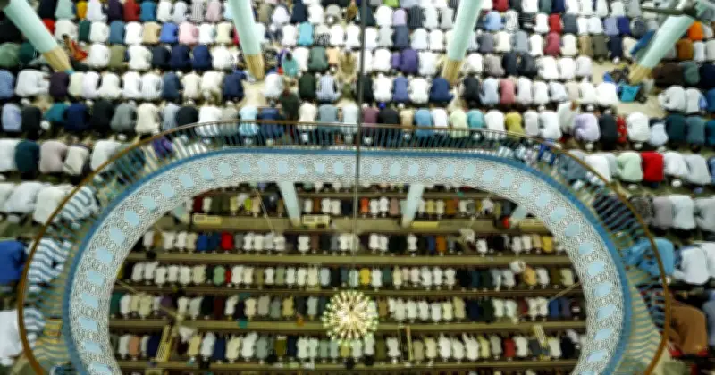 জুমাতুল বিদা উপলক্ষে রাজধানীতে বিশাল ধর্মীয় সমাবেশ, বায়তুল মোকাররমে উপচে পড়া ভিড়