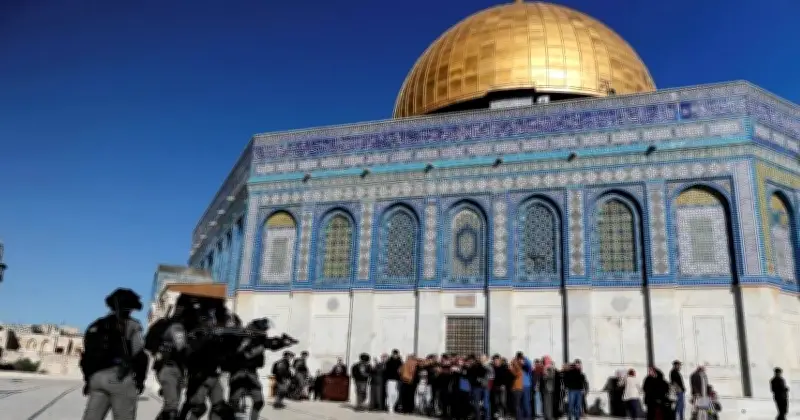 ঈদের দিনে নজিরবিহীনভাবে বন্ধ আল-আকসা মসজিদ, উত্তেজনা ও আন্তর্জাতিক নিন্দা