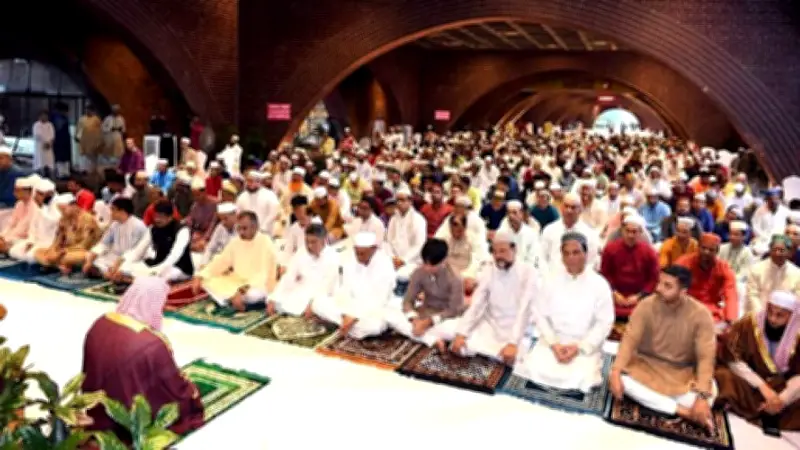 ঈদের দিনে মিশ্র ঘটনা: বিদ্যুৎস্পৃষ্টে মৃত্যু, শিশুর লাশ উদ্ধার, নামাজ ও স্মরণ