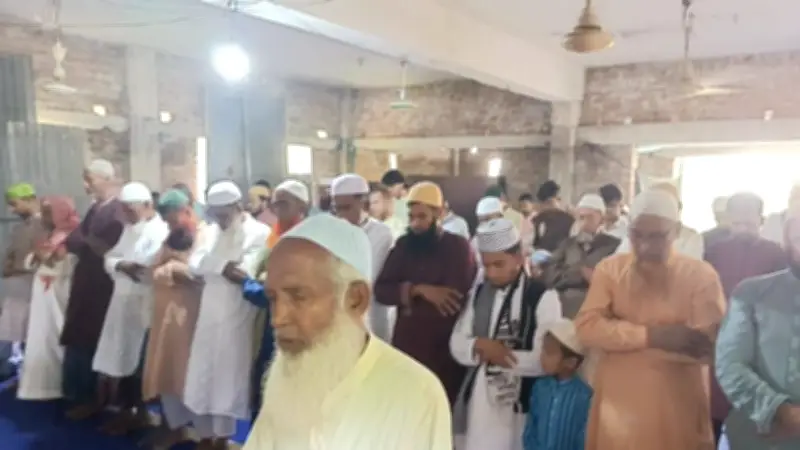 সাতক্ষীরার ২০ গ্রামে ঈদ জামাত অনুষ্ঠিত, ইরান থেকে ১৮৬ বাংলাদেশি ফিরছেন, যুদ্ধে যুক্তরাষ্ট্রের ক্ষতি