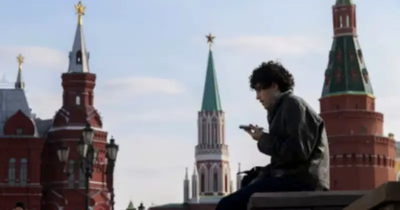 ইউক্রেন যুদ্ধের প্রেক্ষিতে রাশিয়ায় ইন্টারনেট নিয়ন্ত্রণ কঠোর, ভিপিএন ও মেসেজিং অ্যাপে নিষেধাজ্ঞা