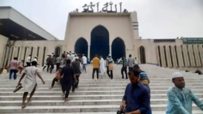 জুমাতুল বিদায়ে মোনাজাত, প্রবাসীদের পাশে থাকার অঙ্গীকার, চট্টগ্রামে লাশ উদ্ধার