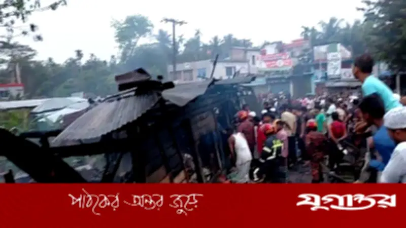 বাগেরহাটের কচুয়ায় ঈদের আগের দিন আগুনে পুড়ল ৯ ব্যবসায়ীর কপাল, ক্ষতি অর্ধকোটি টাকা