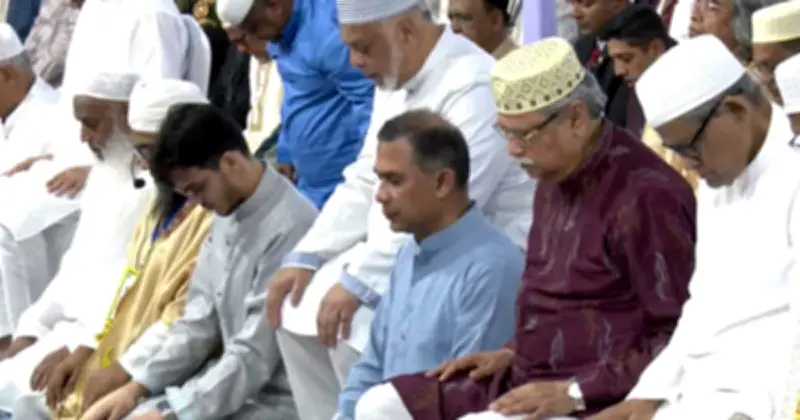ঢাকায় জাতীয় ঈদগাহ ময়দানে প্রধান ঈদ জামাত অনুষ্ঠিত, রাষ্ট্রপতি-প্রধানমন্ত্রী অংশ নেন