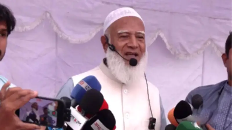 ঈদে ঐতিহাসিক মিলন: রাষ্ট্রপতি-প্রধানমন্ত্রীর একসাথে নামাজ, বৃষ্টির পূর্বাভাস