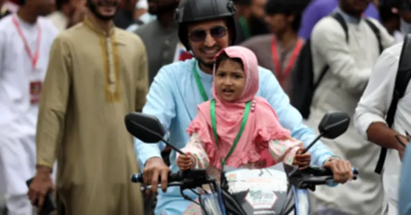 ঈদুল ফিতরের নামাজে অংশ নিলেন রাষ্ট্রপতি-প্রধানমন্ত্রী, দেশজুড়ে উৎসবের আমেজ