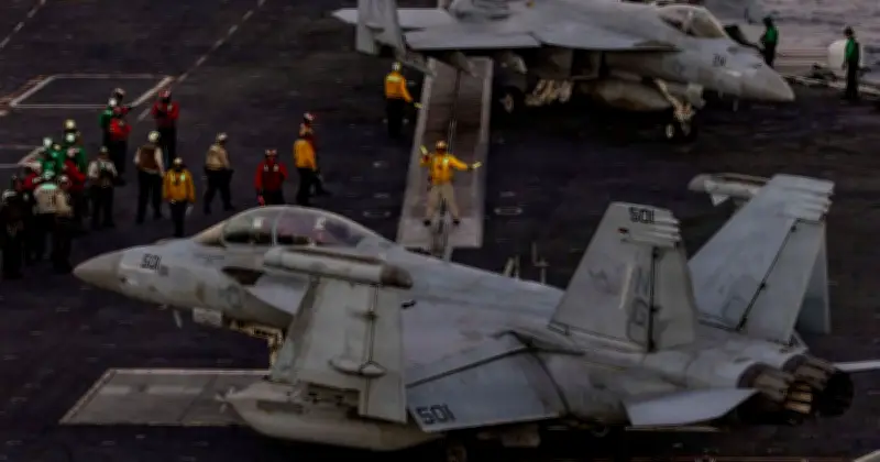 মধ্যপ্রাচ্যে যুদ্ধে ট্রাম্পের দ্বৈত নীতি: সামরিক অপারেশন কমাতে চান, কিন্তু নতুন জাহাজ ও সৈন্য পাঠাচ্ছেন