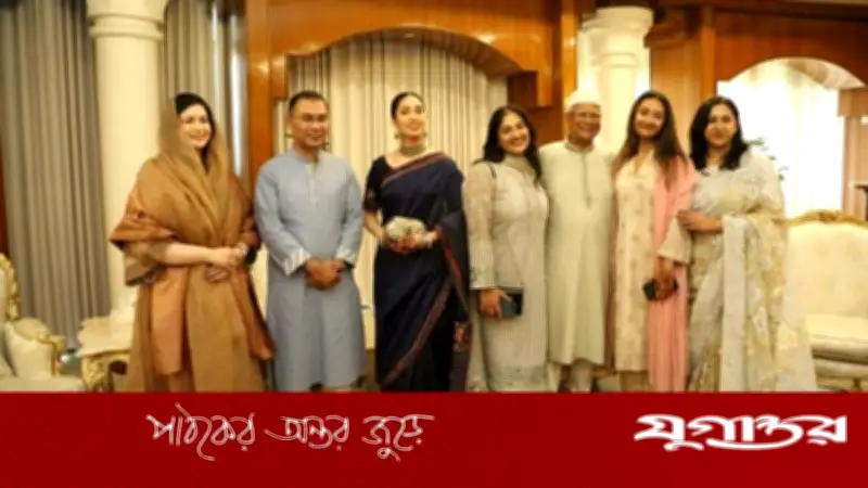 প্রধানমন্ত্রী তারেক রহমানের পরিবারের সঙ্গে ড. ইউনূসের ঈদের শুভেচ্ছা বিনিময়