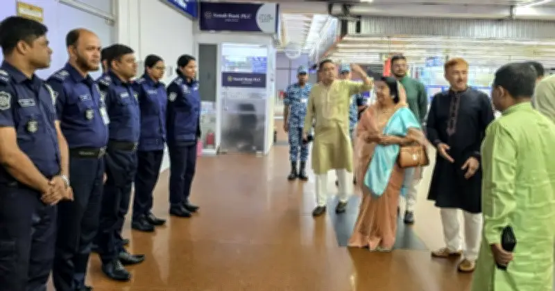 ঈদে বিমানবন্দর পরিদর্শনে মন্ত্রী আফরোজা খানম, যাত্রীসেবা উন্নয়নে নির্দেশনা