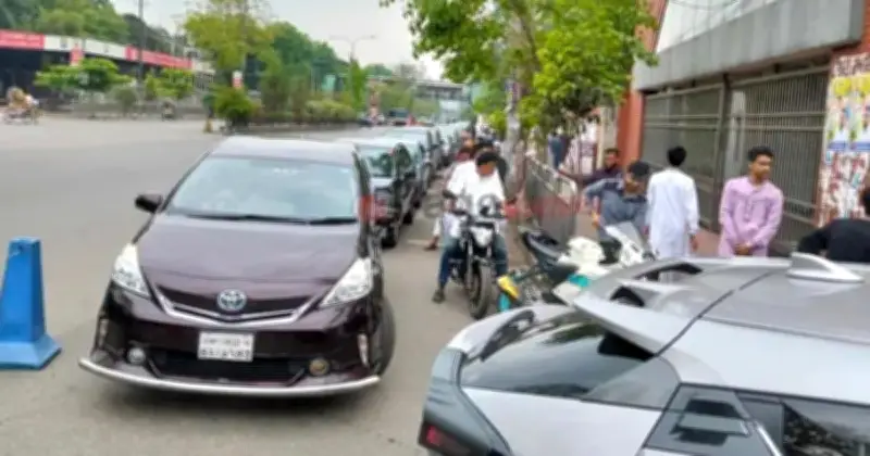 দেশে তেল সংকটের দীর্ঘ ছায়া: ঈদের দিনেও পাম্পে যানবাহনের দীর্ঘ সারি