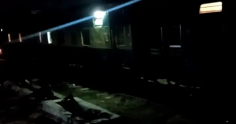 কুমিল্লায় ট্রেন-বাস সংঘর্ষে নিহত ১২, আহত ৫, রেল যোগাযোগ বিঘ্নিত