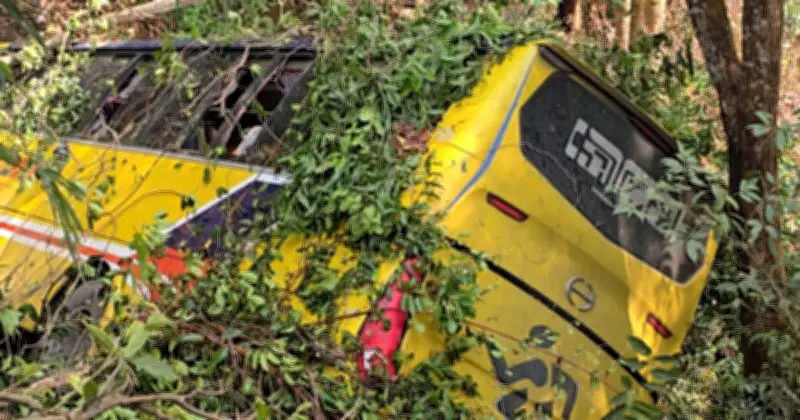 বান্দরবানে পর্যটক বাস দুর্ঘটনায় আহত ২০ যাত্রী, চারজনের অবস্থা আশঙ্কাজনক