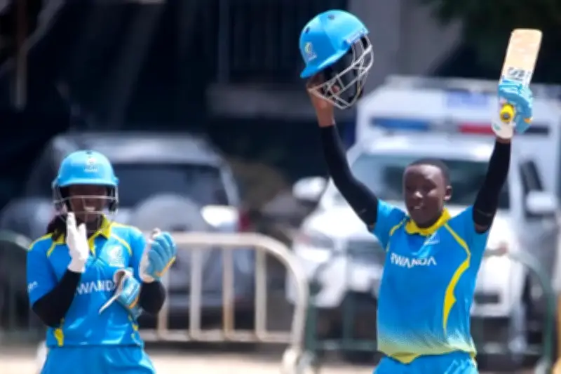 ১৫ বছর বয়সেই বিশ্ব রেকর্ড! রুয়ান্ডার ফ্যানি উতাগুশিমানিন্দের অভিষেক সেঞ্চুরি